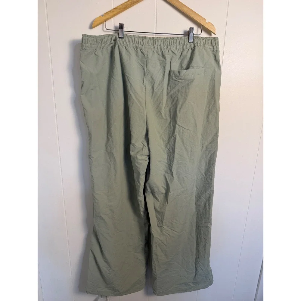 Nike Track Pants XXL Sage Green Nylon Wide Leg Swoosh Relaxed Fit Activewear